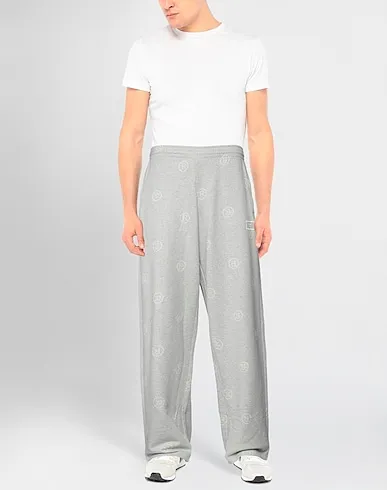https://images.styletyx.com/images/grey-sweatshirt-casual-pants-martine-rose-3049906_2.webp