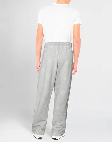 https://images.styletyx.com/images/grey-sweatshirt-casual-pants-martine-rose-3049906_3.webp