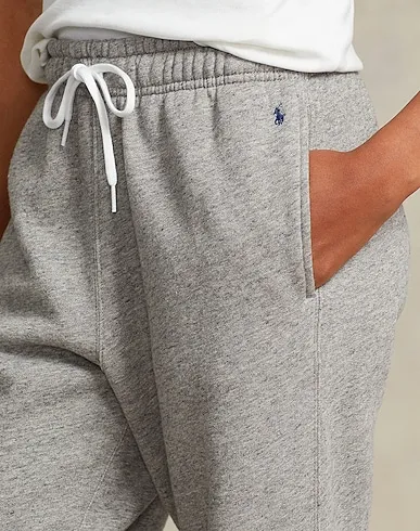 https://images.styletyx.com/images/grey-sweatshirt-casual-pants-ralph-lauren-12971903_5.webp