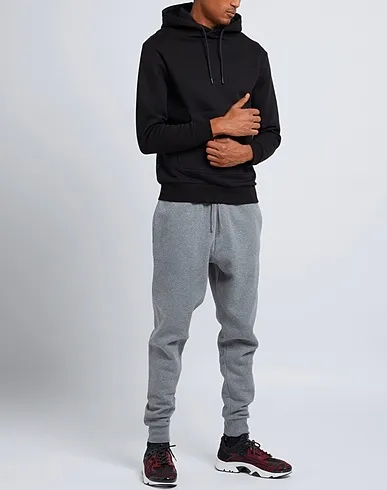 https://images.styletyx.com/images/grey-sweatshirt-casual-pants-selected-homme-3125061_2.webp