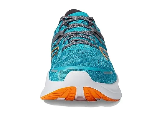 https://images.styletyx.com/images/guide-16-saucony-13143663_3.webp
