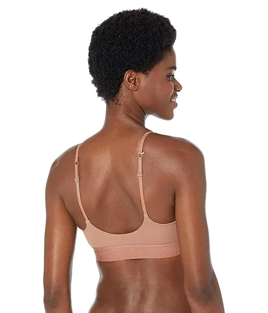 https://images.styletyx.com/images/hadlee-triangle-bra-w-back-j-hook-skin-12966617_2.webp