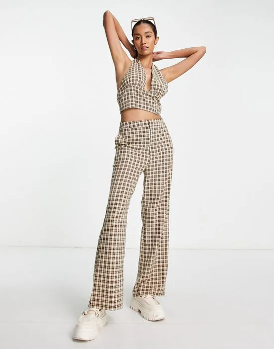 https://images.styletyx.com/images/halter-neck-crop-top-in-brown-check-part-of-a-set-lola-may-2505092_3.webp