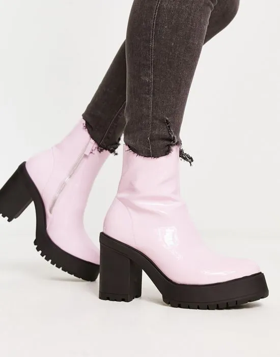 https://images.styletyx.com/images/heeled-chelsea-boots-in-pink-faux-leather-with-platform-sole-asos-design-1871210_2.webp