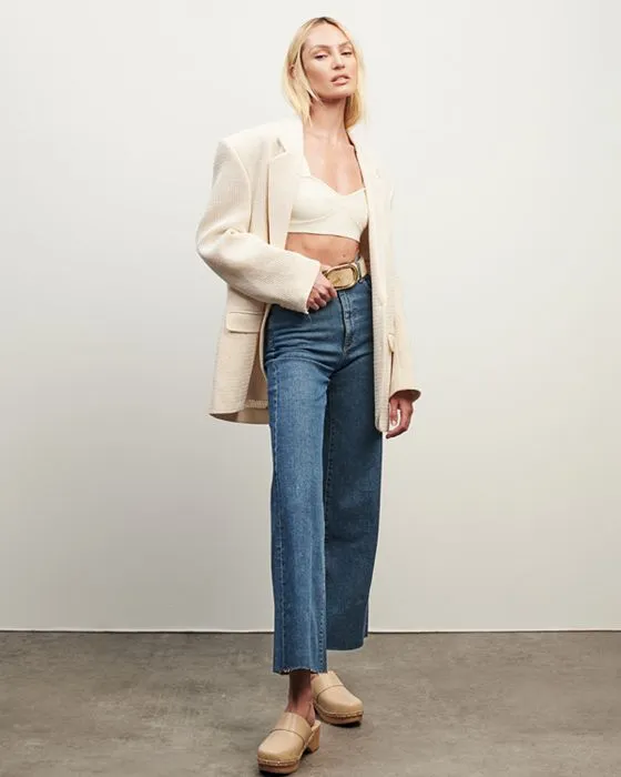 https://images.styletyx.com/images/hepburn-high-rise-wide-leg-jeans-made-with-recovertm-in-keys-raw-dl1961-1842990_5.webp