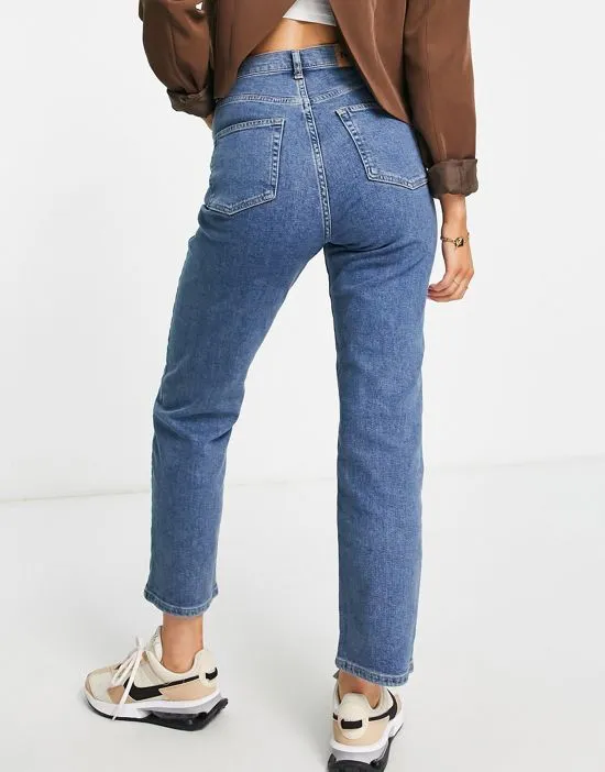 https://images.styletyx.com/images/high-waist-straight-leg-jeans-in-mid-blue-na-kd-12999398_2.webp