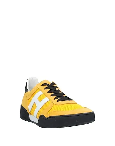 https://images.styletyx.com/images/hogan-yellow-men-s-sneakers-hogan-2659263_2.webp