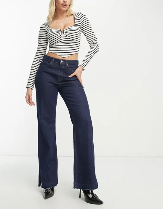 https://images.styletyx.com/images/hourglass-long-sleeve-crop-top-with-v-wire-in-mono-stripe-asos-design-12998749_3.webp