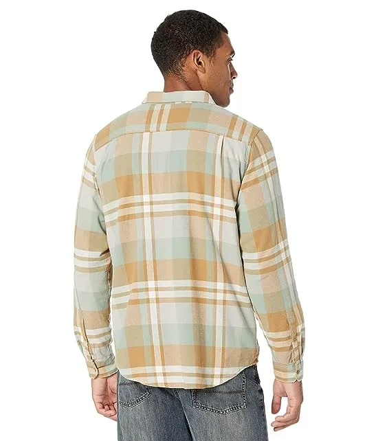 https://images.styletyx.com/images/hurley-portland-organic-long-sleeve-flannel-hurley-13596191_2.webp