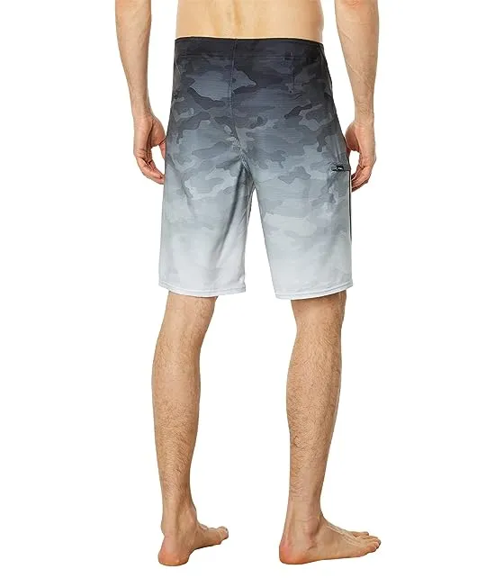 https://images.styletyx.com/images/hyperfreak-heat-s-seam-fade-21-boardshorts-o-neill-13130877_2.webp