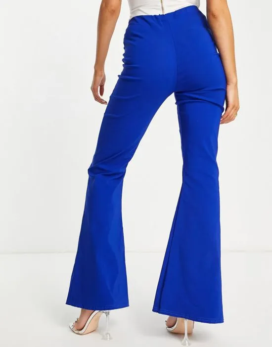 https://images.styletyx.com/images/i-saw-it-first-flared-tailored-pants-in-blue-i-saw-it-first-2030193_2.webp