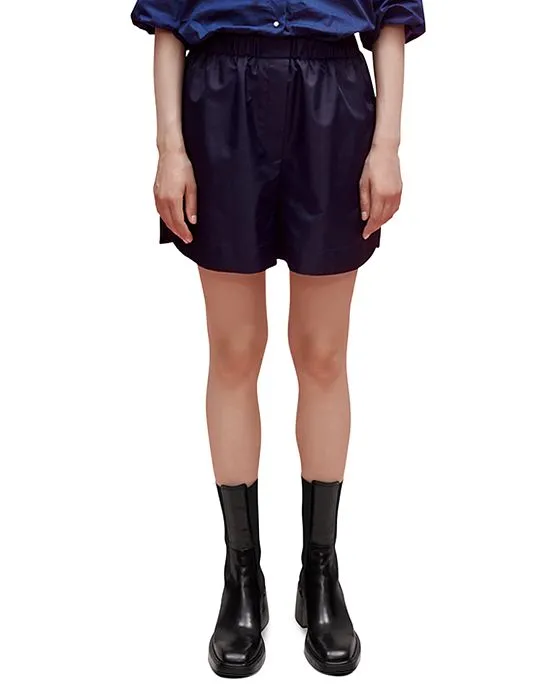 https://images.styletyx.com/images/ilonie-parachute-shorts-maje-2415341_1.webp