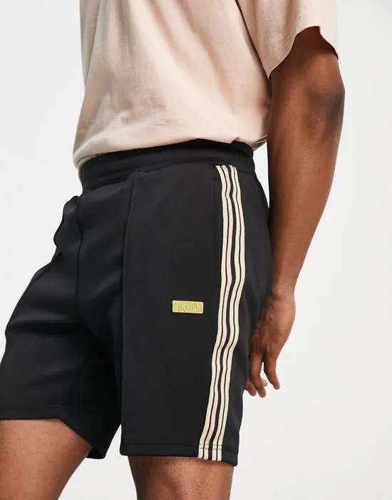 https://images.styletyx.com/images/infinite-pleated-shorts-in-black-with-side-stripe-siksilk-13630385_2.webp