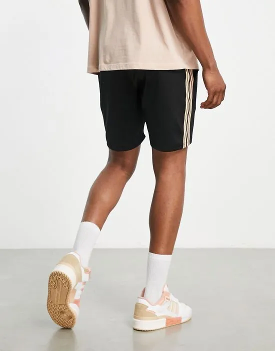 https://images.styletyx.com/images/infinite-pleated-shorts-in-black-with-side-stripe-siksilk-13630385_4.webp