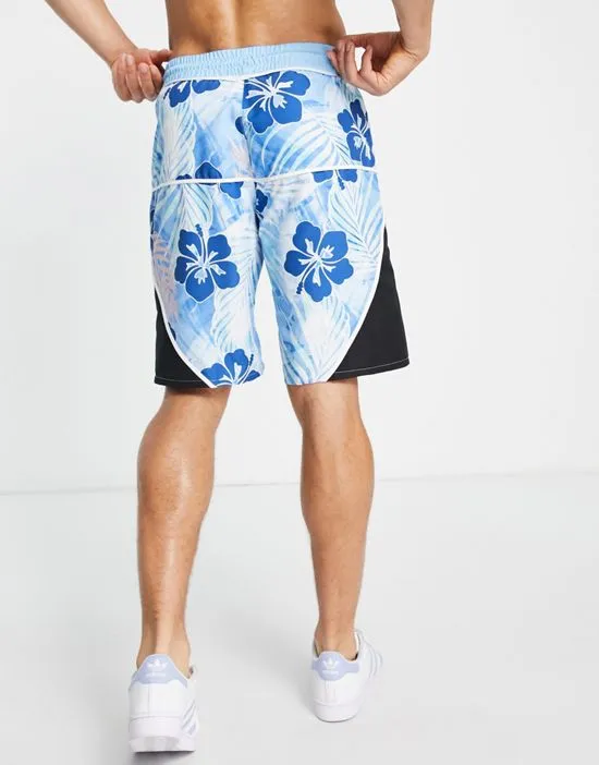 https://images.styletyx.com/images/inspired-swim-board-shorts-in-blue-hawaiian-print-reclaimed-vintage-2215215_2.webp
