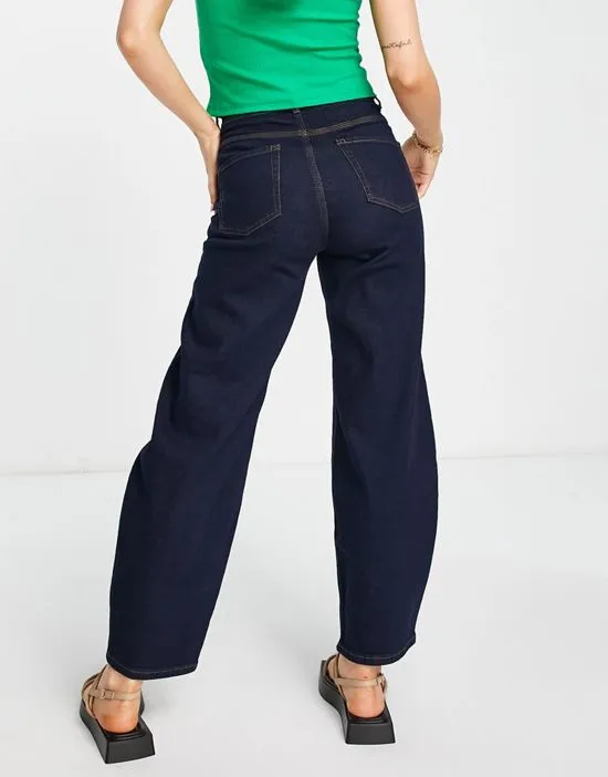 https://images.styletyx.com/images/inwear-glenny-denim-barrel-jeans-in-indigo-part-of-a-set-inwear-13274140_2.webp