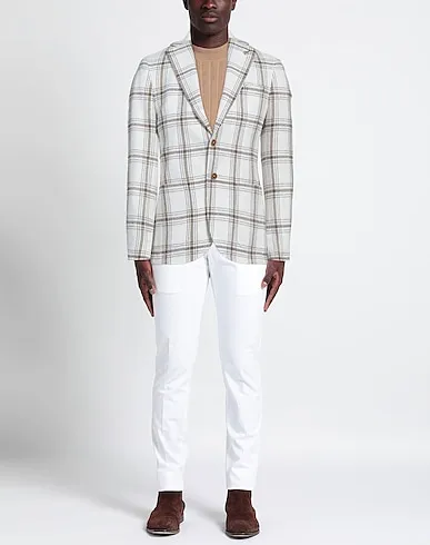 https://images.styletyx.com/images/ivory-boucle-blazer-paoloni-3192273_2.webp