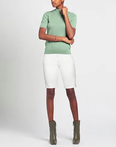 https://images.styletyx.com/images/ivory-gabardine-shorts-bermuda-bomboogie-1004985317_2.webp