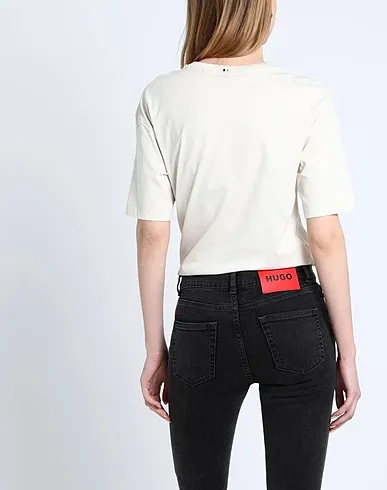 https://images.styletyx.com/images/ivory-jersey-oversize-t-shirt-hugo-boss-13149256_3.webp