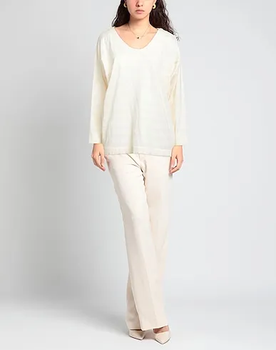 https://images.styletyx.com/images/ivory-knitted-cashmere-blend-lamberto-losani-3216512_2.webp