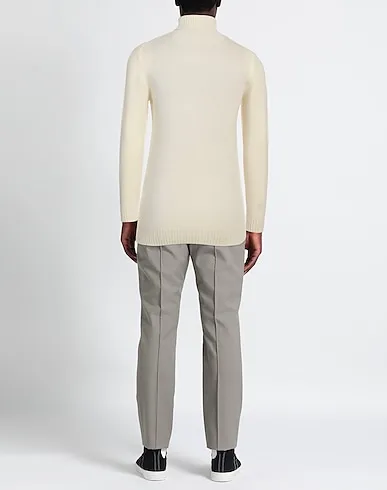 https://images.styletyx.com/images/ivory-knitted-turtleneck-ferrante-1225901165_3.webp