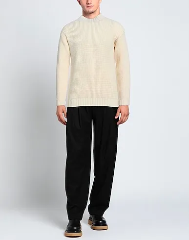 https://images.styletyx.com/images/ivory-knitted-turtleneck-molo-eleven-67573292_2.webp
