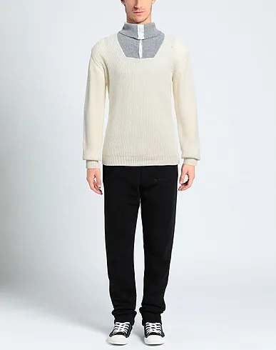 https://images.styletyx.com/images/ivory-knitted-turtleneck-molo-eleven-745604795_2.webp