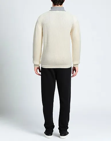 https://images.styletyx.com/images/ivory-knitted-turtleneck-molo-eleven-745604795_3.webp