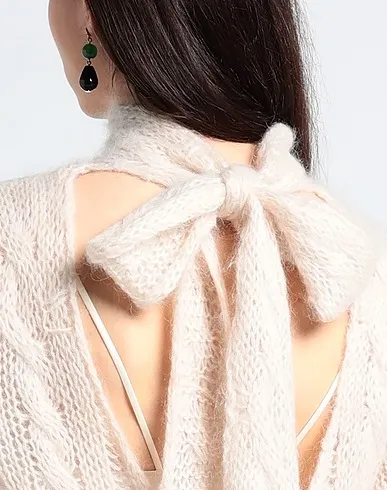 https://images.styletyx.com/images/ivory-knitted-turtleneck-nocold-1005535566_4.webp
