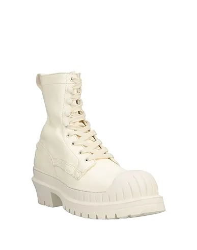 https://images.styletyx.com/images/ivory-leather-ankle-boot-acne-studios-1004394534_2.webp