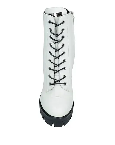 https://images.styletyx.com/images/ivory-leather-ankle-boot-giuseppe-zanotti-1576097_4.webp