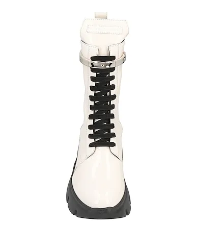 https://images.styletyx.com/images/ivory-leather-ankle-boot-giuseppe-zanotti-2199577_4.webp