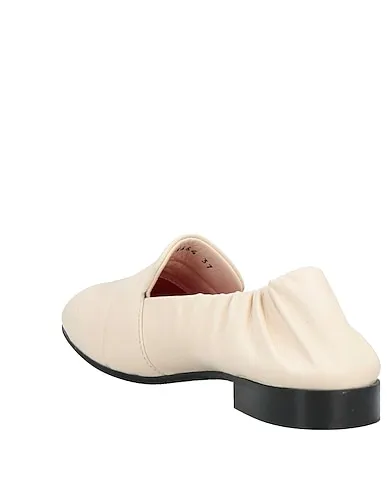 https://images.styletyx.com/images/ivory-leather-loafers-pas-de-rouge-1154206_3.webp