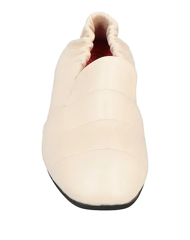 https://images.styletyx.com/images/ivory-leather-loafers-pas-de-rouge-1154206_4.webp