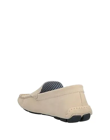 https://images.styletyx.com/images/ivory-leather-loafers-primo-emporio-13173500_3.webp