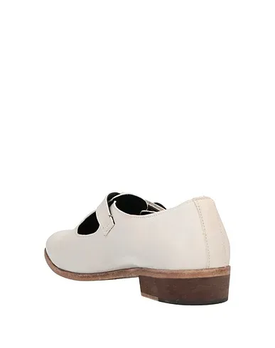https://images.styletyx.com/images/ivory-leather-loafers-sangue-3273686_3.webp