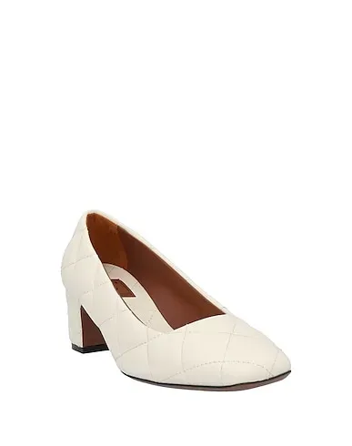 https://images.styletyx.com/images/ivory-leather-pump-l-autre-chose-830889_2.webp
