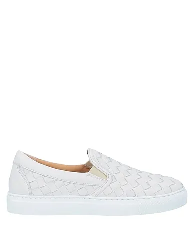 https://images.styletyx.com/images/ivory-leather-sneakers-boemos-1226015533_1.webp