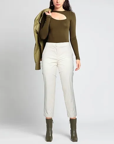 https://images.styletyx.com/images/ivory-plain-weave-casual-pants-ago-e-filo-12960683_2.webp