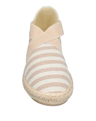 https://images.styletyx.com/images/ivory-plain-weave-espadrilles-laura-biagiotti-2833560_4.webp