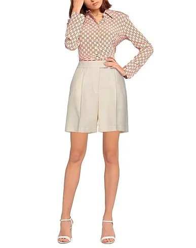 https://images.styletyx.com/images/ivory-plain-weave-shorts-bermuda-kaos-1437097_2.webp