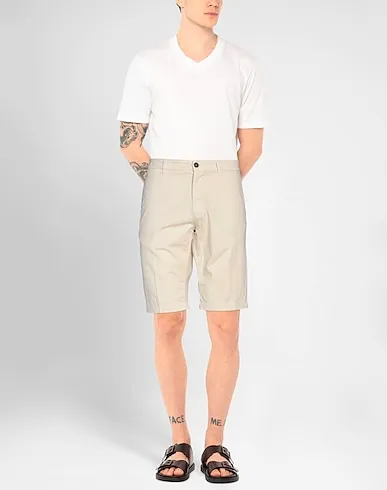 https://images.styletyx.com/images/ivory-plain-weave-shorts-bermuda-mason-s-13603223_2.webp