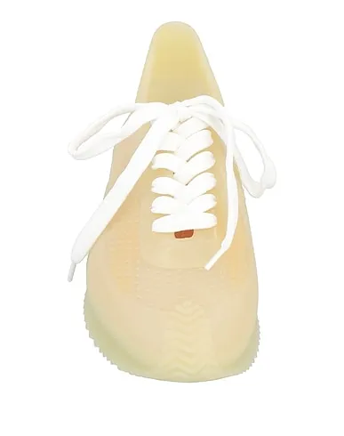 https://images.styletyx.com/images/ivory-sneakers-loewe-3074384_4.webp