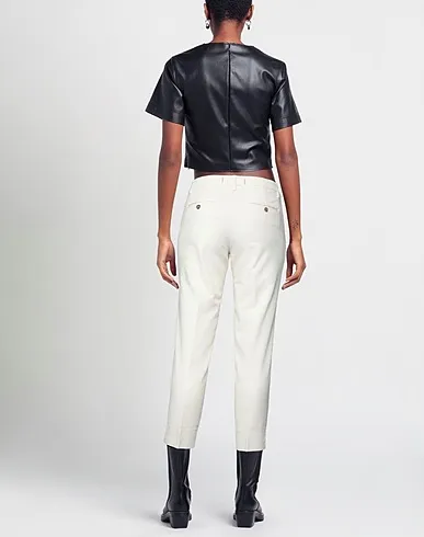 https://images.styletyx.com/images/ivory-velvet-casual-pants-bonheur-1006853129_3.webp