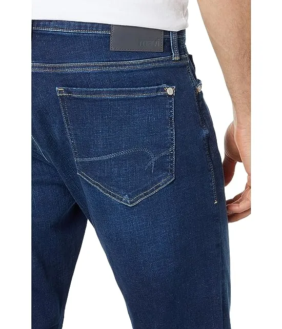 https://images.styletyx.com/images/jake-slim-in-mid-organic-move-mavi-jeans-1994594_3.webp