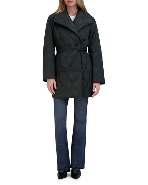 https://images.styletyx.com/images/janelle-quilted-wing-collar-coat-tahari-1939443873_4.webp