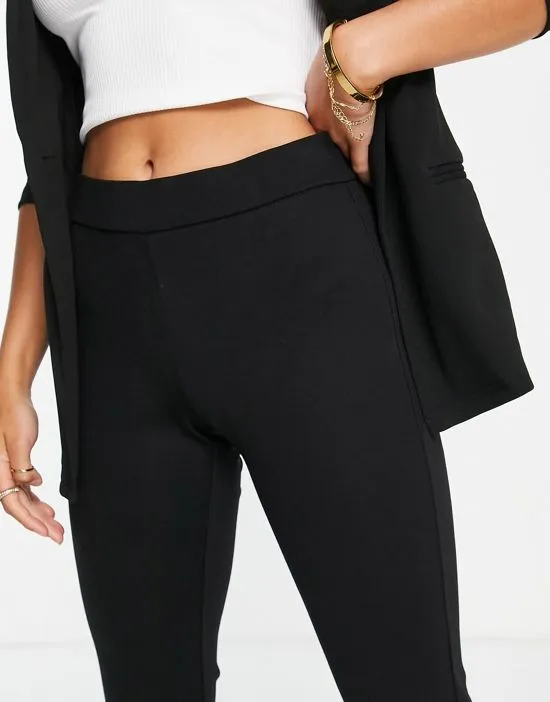 https://images.styletyx.com/images/jersey-flared-pants-in-black-vero-moda-petite-13170910_3.webp