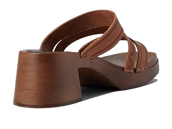 https://images.styletyx.com/images/jesus-clog-swedish-hasbeens-2164173_5.webp