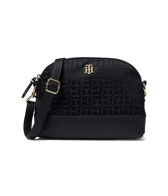 https://images.styletyx.com/images/joy-ii-dome-crossbody-square-monogram-jacquard-tommy-hilfiger-581243990_1.webp
