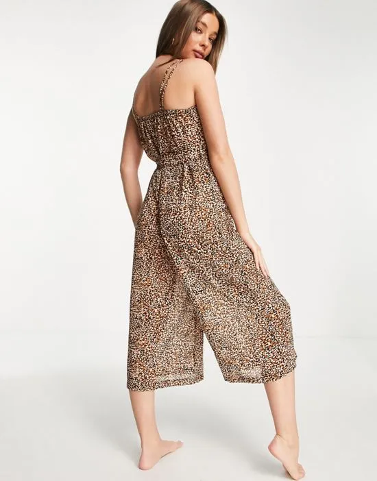 https://images.styletyx.com/images/jumpsuit-in-leopard-print-influence-1965064_2.webp